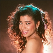 Irene Cara Escalera